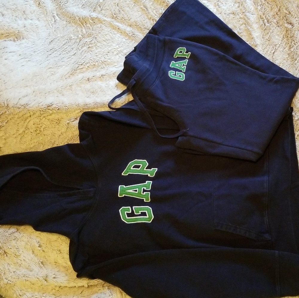 Gap sweat suit